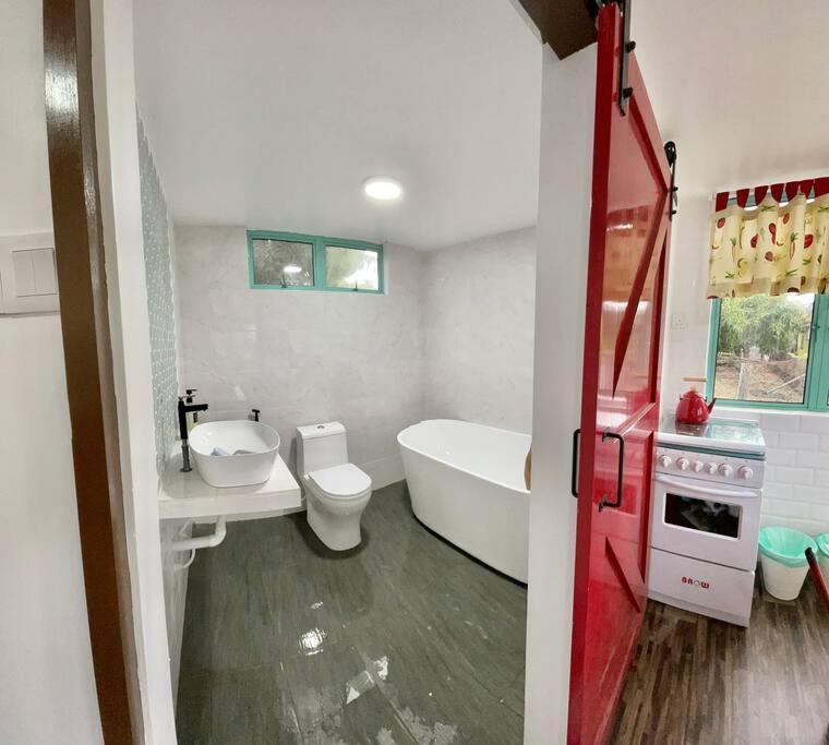 Villa Sea Kecil Tiny House Near Jetty Of Kuala Besut Kampong Nail Esterno foto